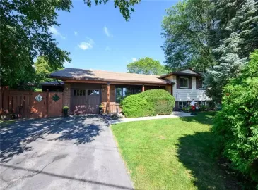 Burlington, ON L7T3S2, 3 Bedrooms Bedrooms, ,2 BathroomsBathrooms,Single Family,For Sale,H4176900