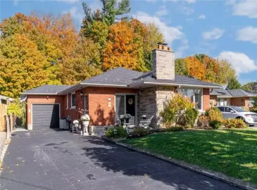 Dundas, ON L9H4T3, 4 Bedrooms Bedrooms, ,1 BathroomBathrooms,Single Family,For Sale,H4176926