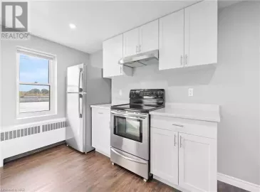 182 WEST Street, Port Colborne, Ontario L3K4E2, 3 Bedrooms Bedrooms, ,1 BathroomBathrooms,Single Family,For Lease,WEST,40500230