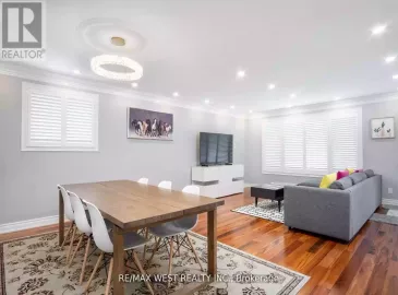 279 Maple Leaf Drive, Toronto, ON M6L1P2, 6 Bedrooms Bedrooms, ,3 BathroomsBathrooms,Single Family,For Sale,Maple Leaf,W7278060