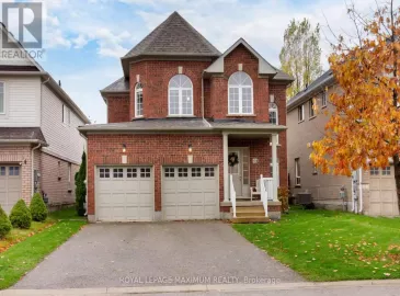 63 Versailles Crescent, Barrie, Ontario L4M0B8, 4 Bedrooms Bedrooms, ,3 BathroomsBathrooms,Single Family,For Sale,Versailles,S7290188