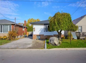 Thorold, Ontario L2V2Z1, 4 Bedrooms Bedrooms, ,2 BathroomsBathrooms,Single Family,For Sale,H4179862