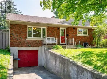 11 RICHARDS Avenue, Cambridge, Ontario N1R5J3, 4 Bedrooms Bedrooms, ,2 BathroomsBathrooms,Single Family,For Sale,RICHARDS,40512112