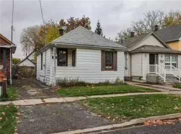 St. Catharines, ON L2R1B1, 3 Bedrooms Bedrooms, ,1 BathroomBathrooms,Single Family,For Sale,H4179689