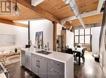 200 Clinton Street, Toronto, ON M6G2Y5, 2 Bedrooms Bedrooms, ,2 BathroomsBathrooms,Single Family,For Sale,Clinton,C7296196