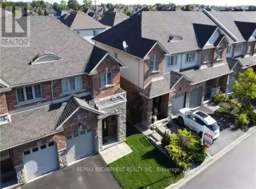 60 Marina Point Crescent, Hamilton, ON L8E0E4, 3 Bedrooms Bedrooms, ,4 BathroomsBathrooms,Single Family,For Sale,Marina Point,X7296934