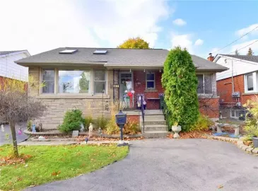Hamilton, ON L8T3P3, 3 Bedrooms Bedrooms, ,2 BathroomsBathrooms,Single Family,For Sale,H4179998