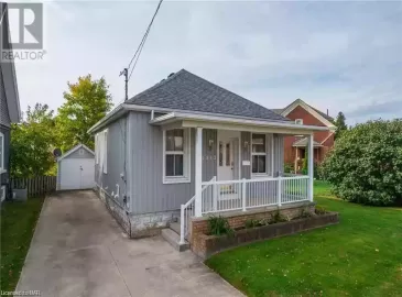 4942 KITCHENER Street, Niagara Falls, ON L2G1A8, 2 Bedrooms Bedrooms, ,2 BathroomsBathrooms,Single Family,For Sale,KITCHENER,40512643