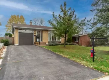 Dundas, Ontario L9H3R9, 3 Bedrooms Bedrooms, ,1 BathroomBathrooms,Single Family,For Sale,H4180050