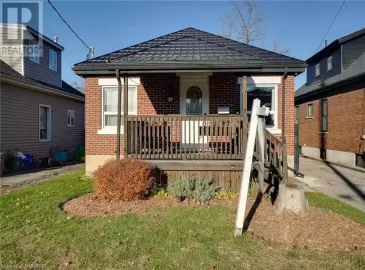 17 READE Street, Brantford, ON N3T4P2, 3 Bedrooms Bedrooms, ,2 BathroomsBathrooms,Single Family,For Sale,READE,40512317