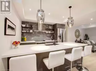 164 MAURICE Drive, Oakville, Ontario L6K2W9, 1 Bedroom Bedrooms, ,1 BathroomBathrooms,Single Family,For Lease,MAURICE,40491306