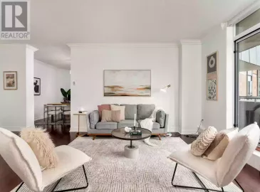 5250 Lakeshore Road, Burlington, Ontario L7L5L2, 2 Bedrooms Bedrooms, ,2 BathroomsBathrooms,Single Family,For Sale,Lakeshore,W7250352