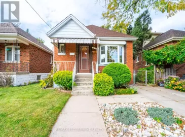 137 Strathearne, Hamilton, ON L8H5K7, 2 Bedrooms Bedrooms, ,2 BathroomsBathrooms,Single Family,For Sale,Strathearne,X7250472
