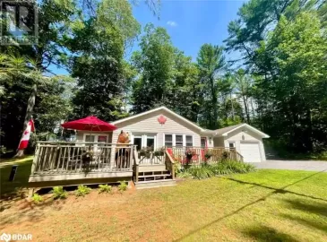 886 MUSKOKA ROAD 10 Road, Port Sydney, ON P0B1L0, 2 Bedrooms Bedrooms, ,1 BathroomBathrooms,Single Family,For Sale,MUSKOKA ROAD 10,40513538