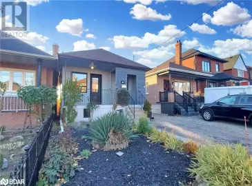 18 CHAMBERLAIN Avenue, Toronto, ON M6E4J8, 3 Bedrooms Bedrooms, ,2 BathroomsBathrooms,Single Family,For Sale,CHAMBERLAIN,40512198 18 CHAMBERLAIN Avenue, Toronto, ON M6E4J8, 3 Bedrooms Bedrooms, ,2 BathroomsBathrooms,Single Family,For Sale,CHAMBERLAIN,40512198