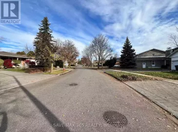 400 Targa Road, Mississauga, ON L5A1S5, 3 Bedrooms Bedrooms, ,1 BathroomBathrooms,Single Family,For Lease,Targa,W7301186