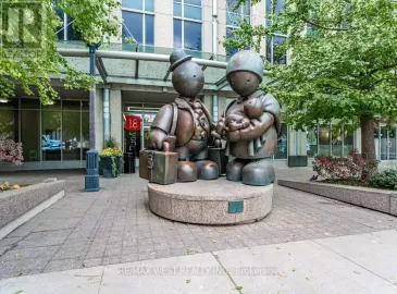 18 Yonge Street, Toronto, ON M5E1Z8, 1 Bedroom Bedrooms, ,1 BathroomBathrooms,Single Family,For Sale,Yonge,C7301682