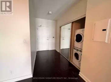 12 York Street, Toronto, Ontario M5J2Z2, 2 Bedrooms Bedrooms, ,1 BathroomBathrooms,Single Family,For Lease,York,C7301692