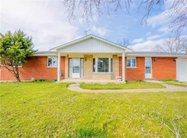 Lynden, ON L0R1T0, 3 Bedrooms Bedrooms, ,2 BathroomsBathrooms,Single Family,For Sale,H4179286
