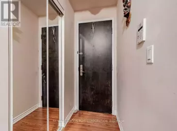 761 Bay Street, Toronto, ON M5G2R2, 2 Bedrooms Bedrooms, ,2 BathroomsBathrooms,Single Family,For Sale,Bay,C7028106