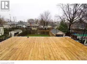 35 ST PATRICK (UPPER UNIT) Street, St. Catharines, Ontario L2R1J9, 3 Bedrooms Bedrooms, ,2 BathroomsBathrooms,Single Family,For Lease,ST PATRICK (UPPER UNIT),40513611
