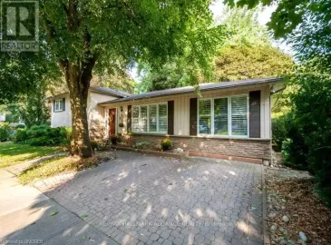 471 Anthony Drive, Oakville, Ontario L6J2K6, 3 Bedrooms Bedrooms, ,2 BathroomsBathrooms,Single Family,For Lease,Anthony,W7302274