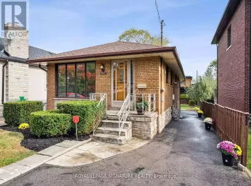 931 Aviation Road, Mississauga, Ontario L5G4H8, 5 Bedrooms Bedrooms, ,2 BathroomsBathrooms,Single Family,For Sale,Aviation,W7303344