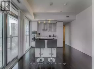 12 York Street, Toronto, Ontario M5J0A9, 3 Bedrooms Bedrooms, ,2 BathroomsBathrooms,Single Family,For Sale,York,C7304662