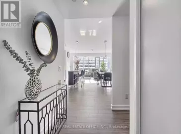 20 Edward Street, Toronto, Ontario M5G0C5, 4 Bedrooms Bedrooms, ,3 BathroomsBathrooms,Single Family,For Lease,Edward,C7306532