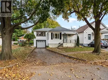 246 YORK Street, St. Catharines, ON L2R6G6, 3 Bedrooms Bedrooms, ,2 BathroomsBathrooms,Single Family,For Sale,YORK,40510360