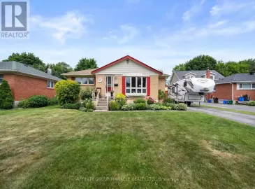 59 Oakley Park Square, Barrie, Ontario L4M2K3, 3 Bedrooms Bedrooms, ,2 BathroomsBathrooms,Single Family,For Sale,Oakley Park,S7307308 59 Oakley Park Square, Barrie, Ontario L4M2K3, 3 Bedrooms Bedrooms, ,2 BathroomsBathrooms,Single Family,For Sale,Oakley Park,S7307308