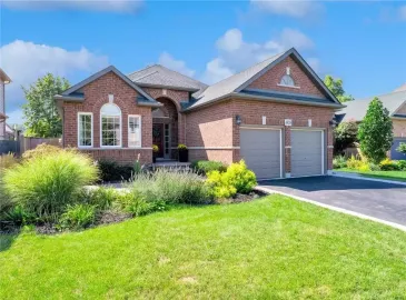 Beamsville, ON L0R1B7, 5 Bedrooms Bedrooms, ,3 BathroomsBathrooms,Single Family,For Sale,H4176409