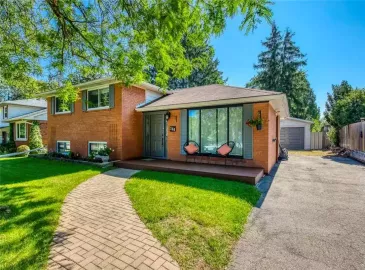 Burlington, ON L7R3H2, 3 Bedrooms Bedrooms, ,2 BathroomsBathrooms,Single Family,For Sale,H4179405