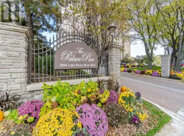 2045 Lake Shore Boulevard, Toronto, ON M8V2Z6, 2 Bedrooms Bedrooms, ,2 BathroomsBathrooms,Single Family,For Sale,Lake Shore,W7282946 2045 Lake Shore Boulevard, Toronto, ON M8V2Z6, 2 Bedrooms Bedrooms, ,2 BathroomsBathrooms,Single Family,For Sale,Lake Shore,W7282946