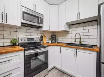 Hamilton, Ontario L8H1N9, 3 Bedrooms Bedrooms, ,1 BathroomBathrooms,Single Family,For Sale,H4179504 Hamilton, Ontario L8H1N9, 3 Bedrooms Bedrooms, ,1 BathroomBathrooms,Single Family,For Sale,H4179504