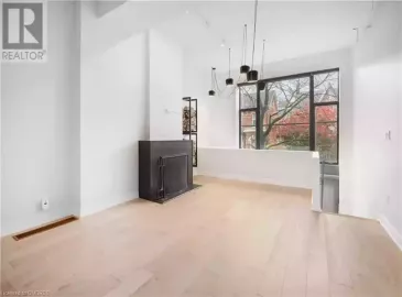 676 RICHMOND Street, Toronto, Ontario M6J1C3, 2 Bedrooms Bedrooms, ,2 BathroomsBathrooms,Single Family,For Sale,RICHMOND,40514726 676 RICHMOND Street, Toronto, Ontario M6J1C3, 2 Bedrooms Bedrooms, ,2 BathroomsBathrooms,Single Family,For Sale,RICHMOND,40514726