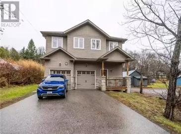 27 SILVER Street, Huntsville, Ontario P1H1M2, 5 Bedrooms Bedrooms, ,3 BathroomsBathrooms,Single Family,For Sale,SILVER,40514000 27 SILVER Street, Huntsville, Ontario P1H1M2, 5 Bedrooms Bedrooms, ,3 BathroomsBathrooms,Single Family,For Sale,SILVER,40514000