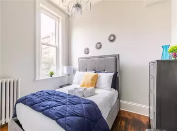 Hamilton, Ontario L8P1X1, 1 Bedroom Bedrooms, ,1 BathroomBathrooms,Single Family,For Lease,H4179376