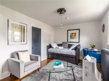 Hamilton, Ontario L8P1X1, 1 Bedroom Bedrooms, ,1 BathroomBathrooms,Single Family,For Lease,H4179368