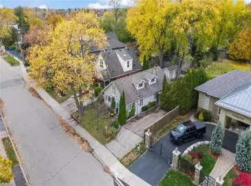 Oakville, Ontario L6L1N7, 2 Bedrooms Bedrooms, ,2 BathroomsBathrooms,Single Family,For Sale,H4179707