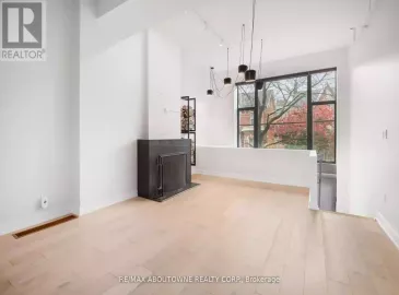 676 Richmond Street, Toronto, Ontario M6J1C3, 2 Bedrooms Bedrooms, ,2 BathroomsBathrooms,Single Family,For Sale,Richmond,C7309396