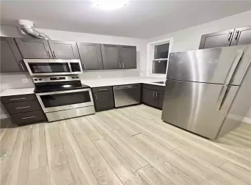 Hamilton, Ontario L8M1M6, 2 Bedrooms Bedrooms, ,1 BathroomBathrooms,Single Family,For Lease,H4180312