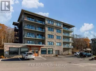 11 Salt Dock Road, Parry Sound, Ontario P2A2W9, 2 Bedrooms Bedrooms, ,3 BathroomsBathrooms,Single Family,For Sale,Salt Dock,X7310746