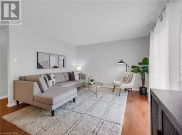 122 BUNTING Road, St. Catharines, ON L2P3X7, 2 Bedrooms Bedrooms, ,1 BathroomBathrooms,Single Family,For Sale,BUNTING,40493712