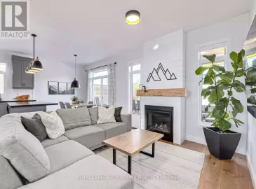 227 Roy Drive, Clearview, ON L0M1S0, 3 Bedrooms Bedrooms, ,3 BathroomsBathrooms,Single Family,For Sale,Roy,S7246784 227 Roy Drive, Clearview, ON L0M1S0, 3 Bedrooms Bedrooms, ,3 BathroomsBathrooms,Single Family,For Sale,Roy,S7246784