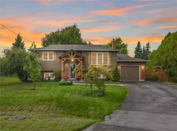 Grimsby, ON L3M5E4, 3 Bedrooms Bedrooms, ,2 BathroomsBathrooms,Single Family,For Sale,H4179555
