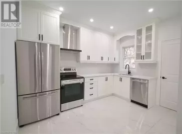 4832 SECOND Avenue, Niagara Falls, ON L2E4J1, 3 Bedrooms Bedrooms, ,3 BathroomsBathrooms,Single Family,For Lease,SECOND,40511777