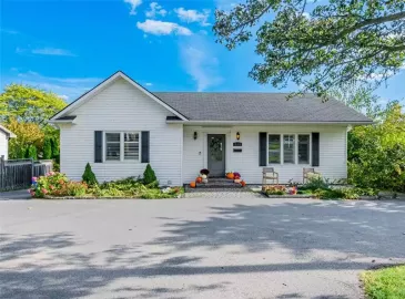 Burlington, Ontario L7T1H2, 5 Bedrooms Bedrooms, ,2 BathroomsBathrooms,Single Family,For Sale,H4179751