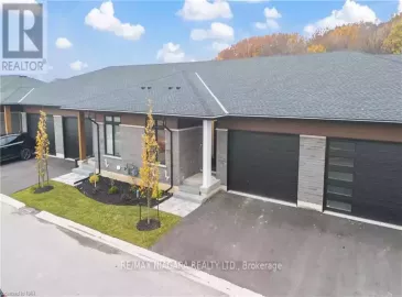 300 Richmond Street, Thorold, Ontario L2V5B9, 2 Bedrooms Bedrooms, ,2 BathroomsBathrooms,Single Family,For Sale,Richmond,X7291266