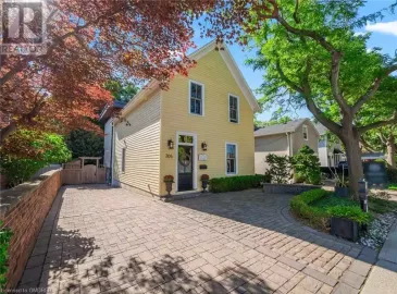 304 ROBINSON Street, Oakville, ON L6J1G8, 3 Bedrooms Bedrooms, ,3 BathroomsBathrooms,Single Family,For Sale,ROBINSON,40512962